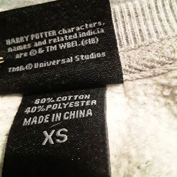 Harry Potter Universal Studios Hufflepuff Unisex Sweatshirt Size XS/S - Picture 7 of 7